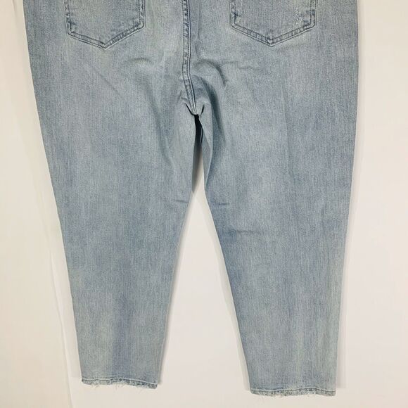 New Wild Fable Sz 18 High Rise Mom Jeans Light Wash Distressed Ankles NWT - Picture 7 of 7
